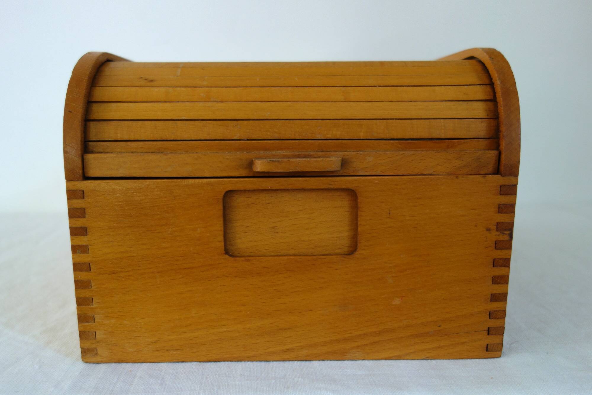Vintage curtain box caisson