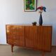 Buffet moderniste des années 1970