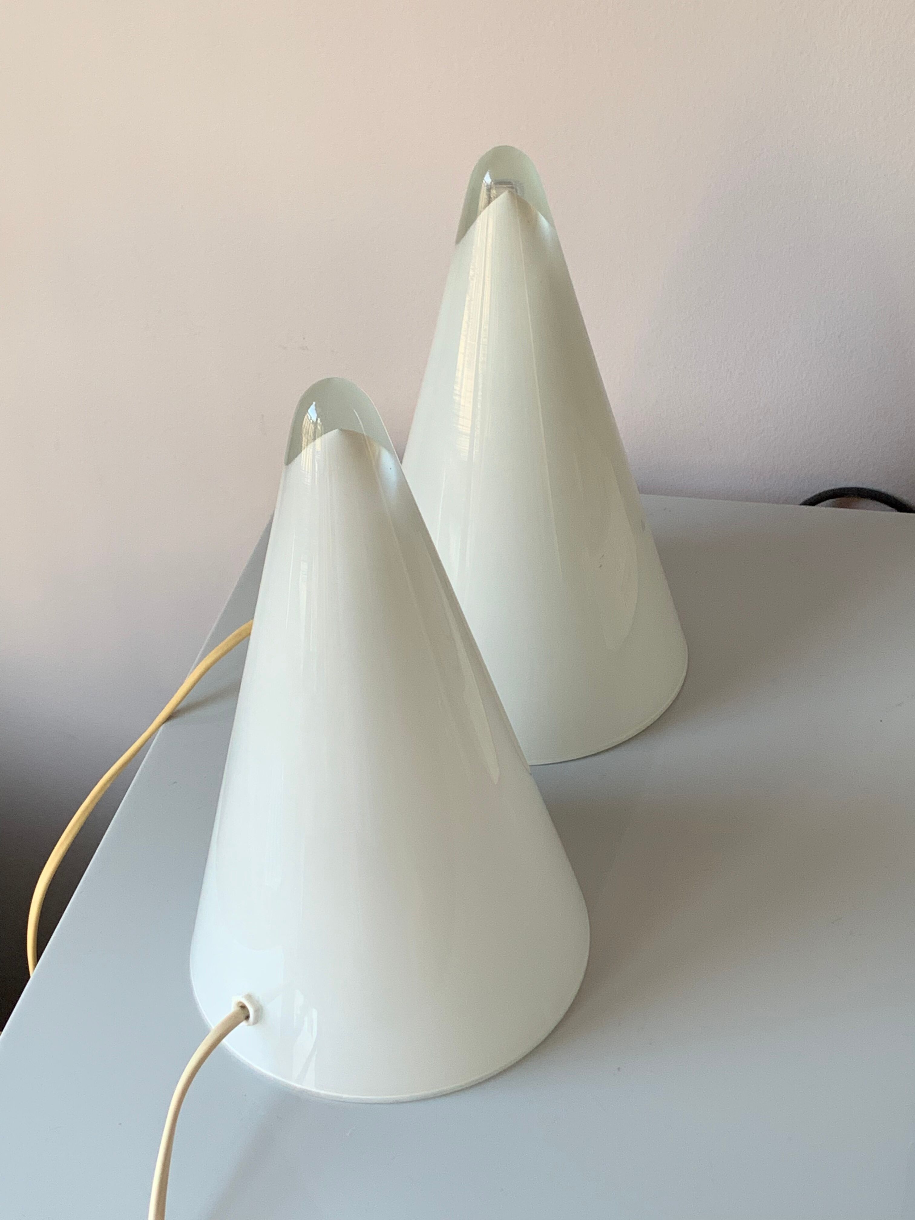 Sce & Habitat - Pair of lamps "Teepee" White vintage glass 1980s memphis