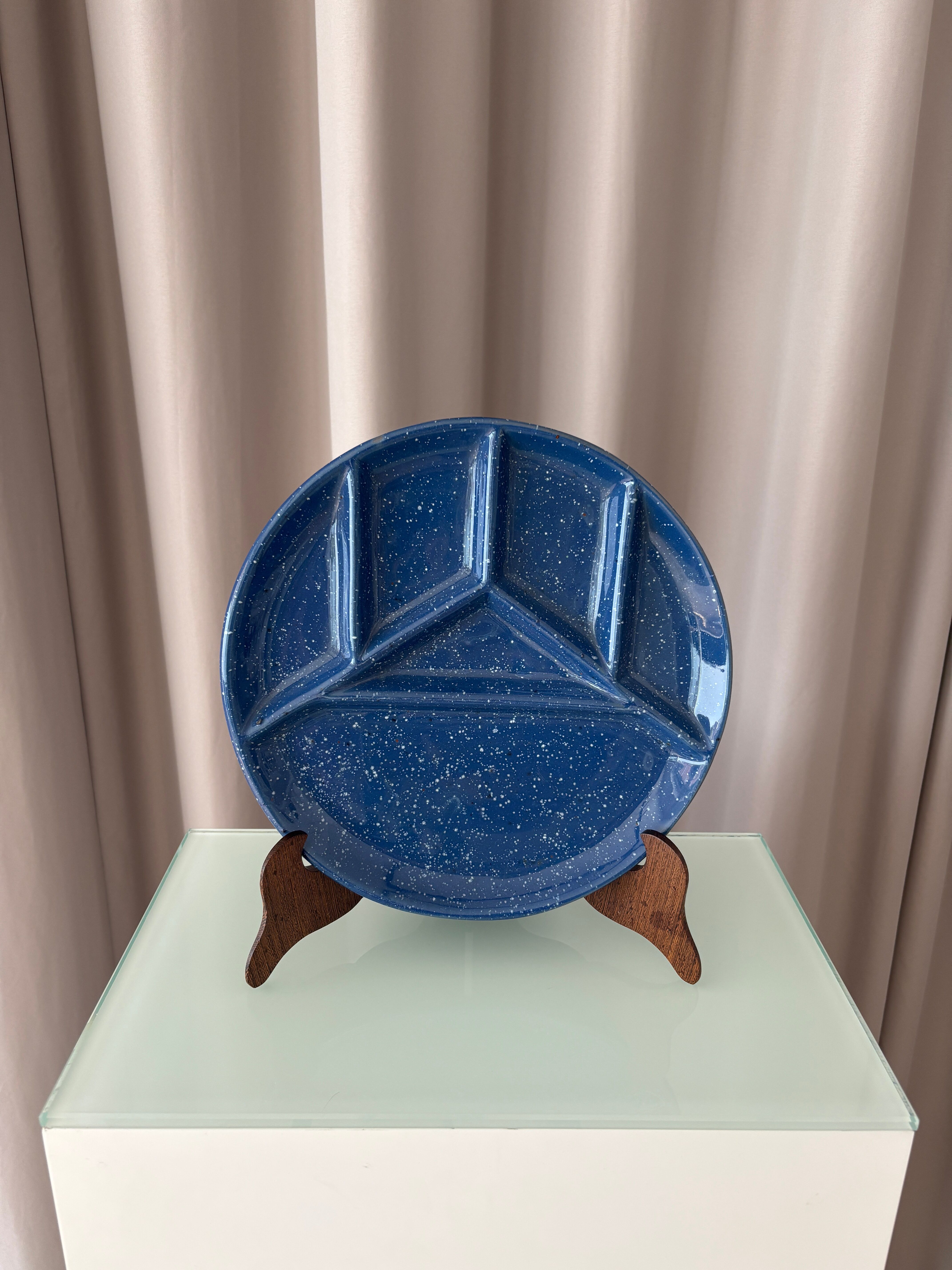 plat de service divisé en céramique artisanale