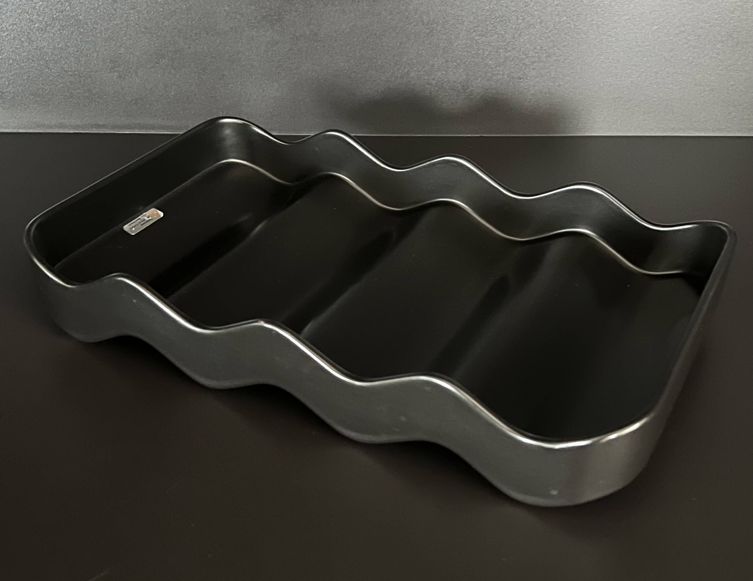 Pocket emptier, Onda model tray by Makio Hasuike for Revelli, Italy ann