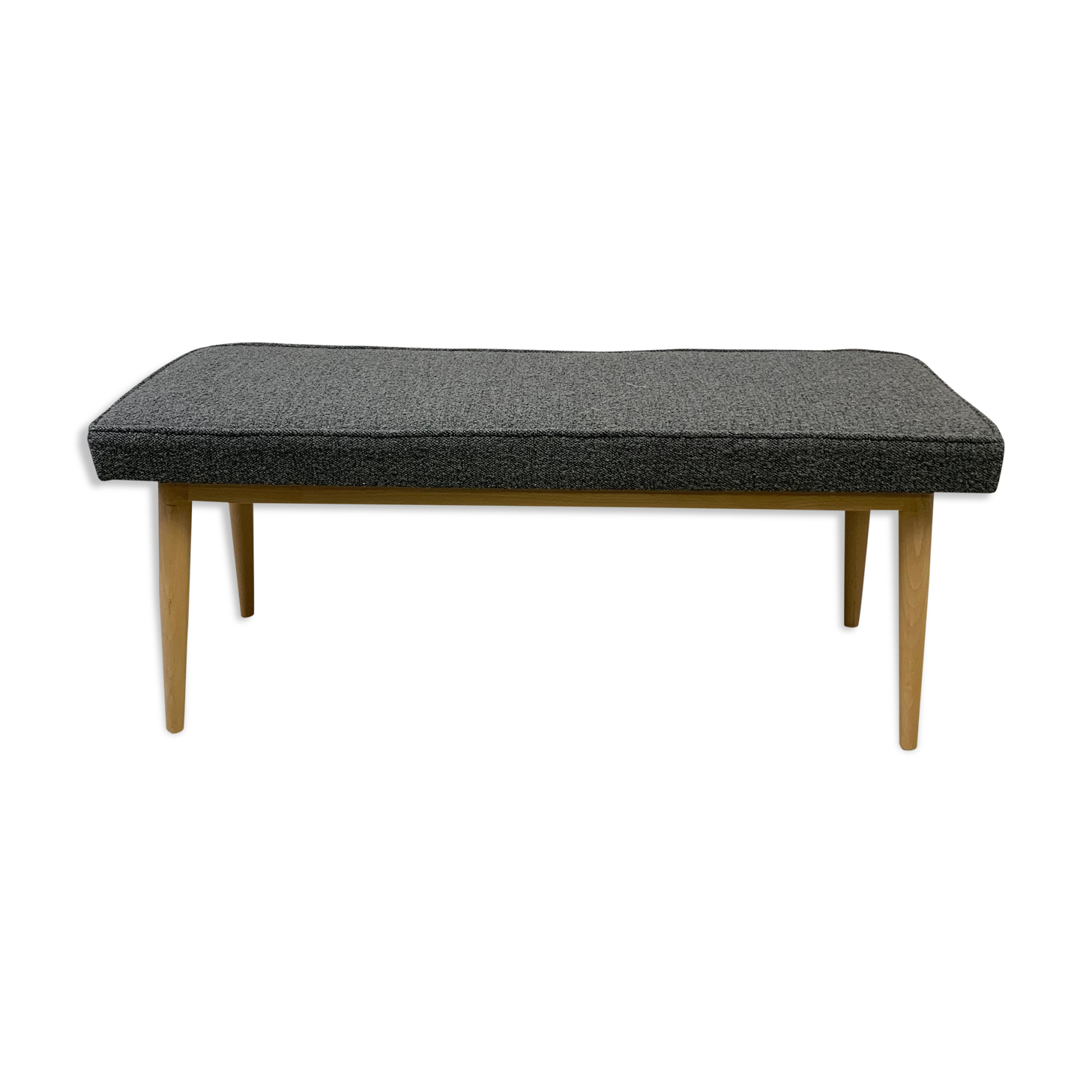 Scandinavian bench grey curls