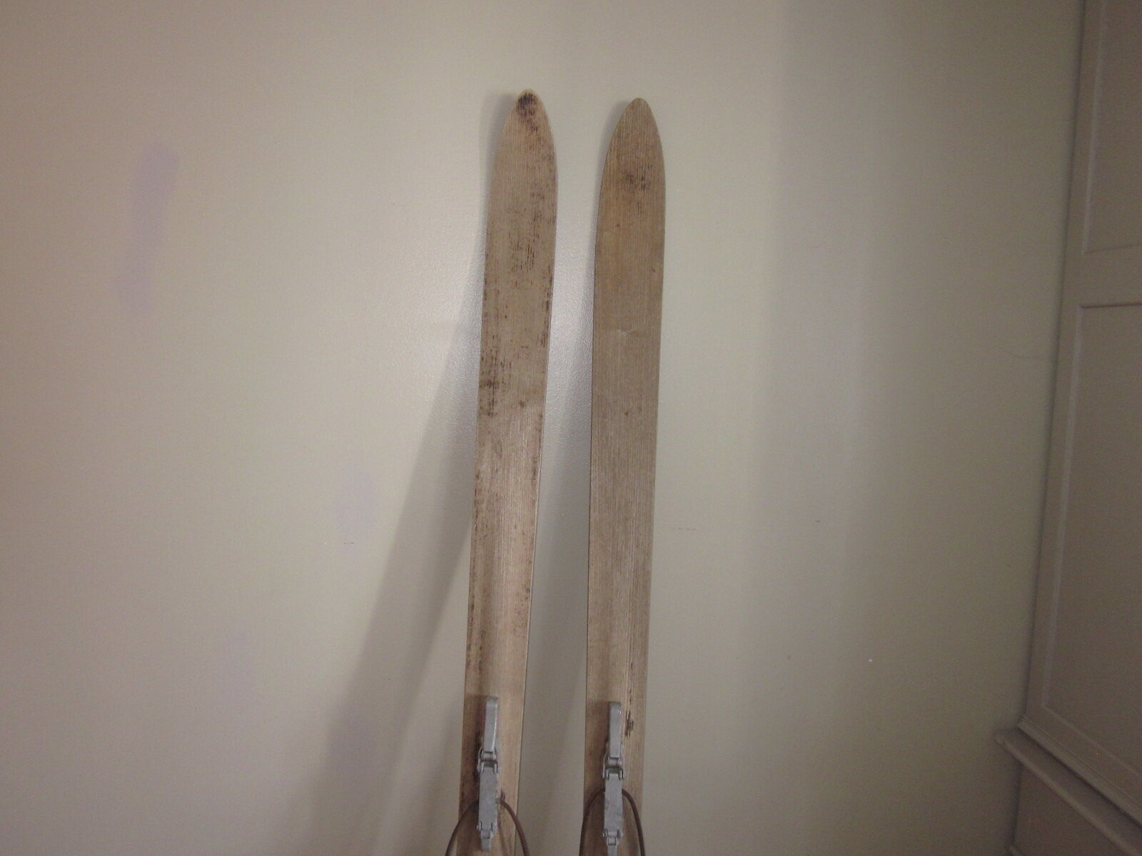 Paire de ski ancien en bois