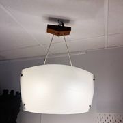 Suspension scandinave verre strié et teck, 1960