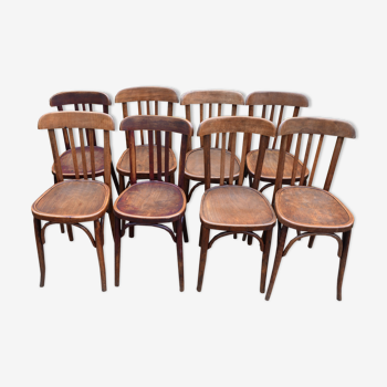Suite de 8 chaises de bistrot