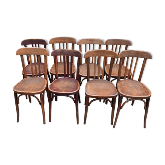 Suite de 8 chaises de bistrot