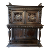 Buffet ancien en bois sculpté