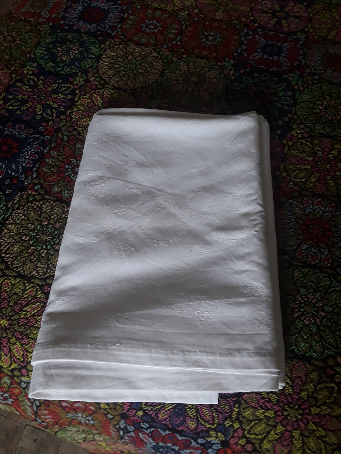 2 white cotton damask tablecloths