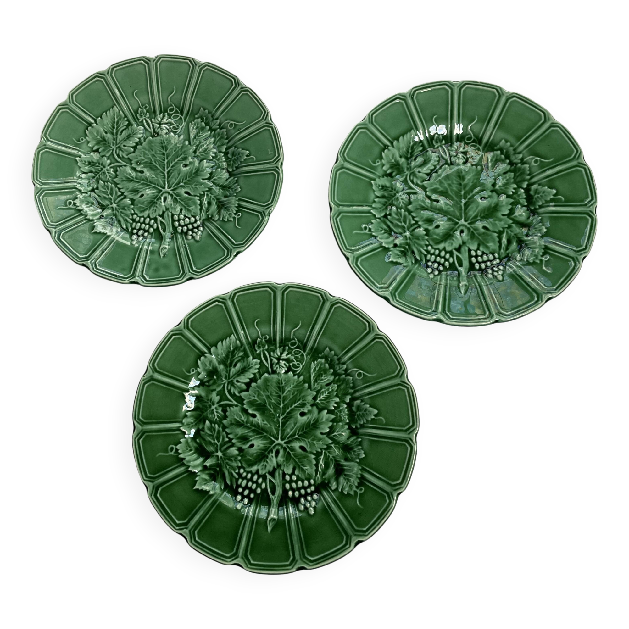 Sarreguemines grape barbotine dessert plates