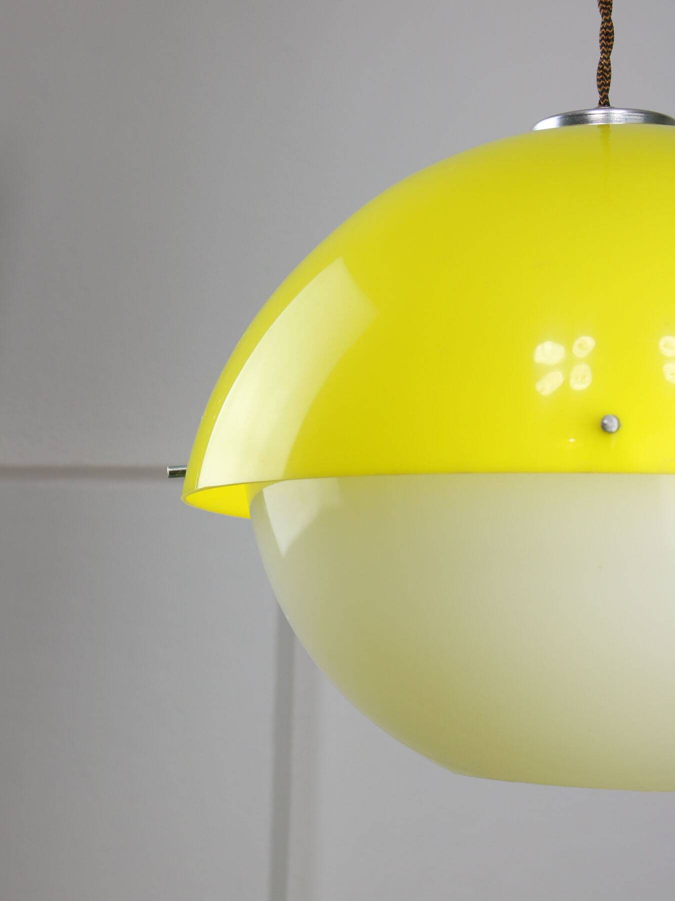 Italian Space Age Yellow Plexiglass Pendant Lamp, 1970s