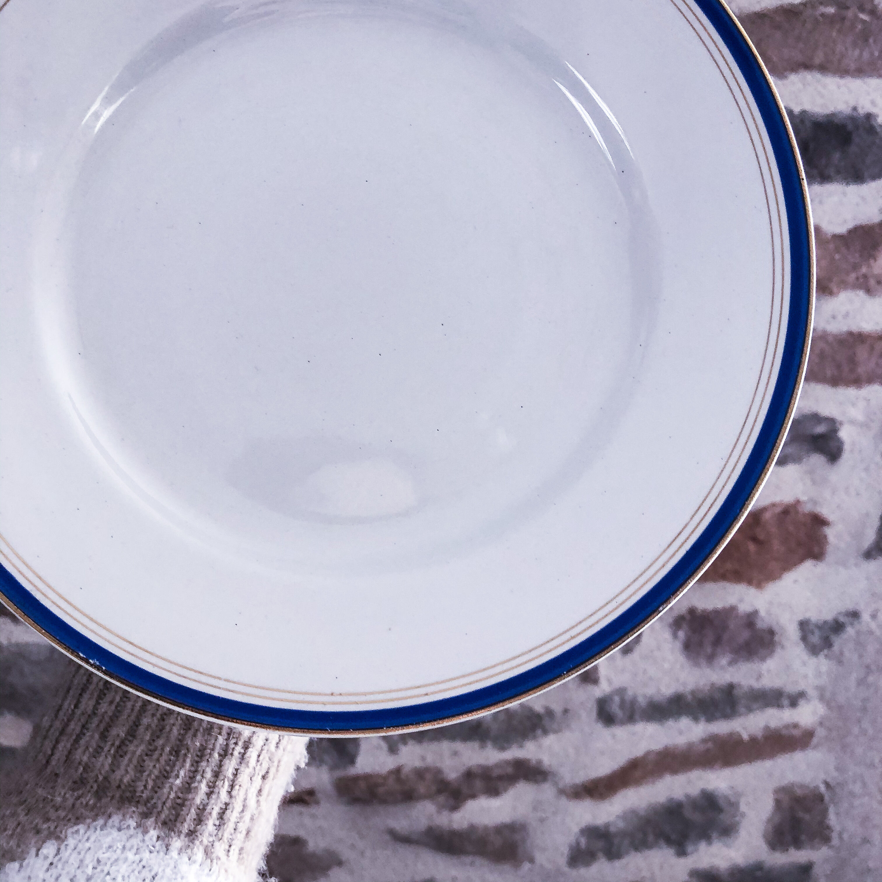 Luneville earthenware presentation plate