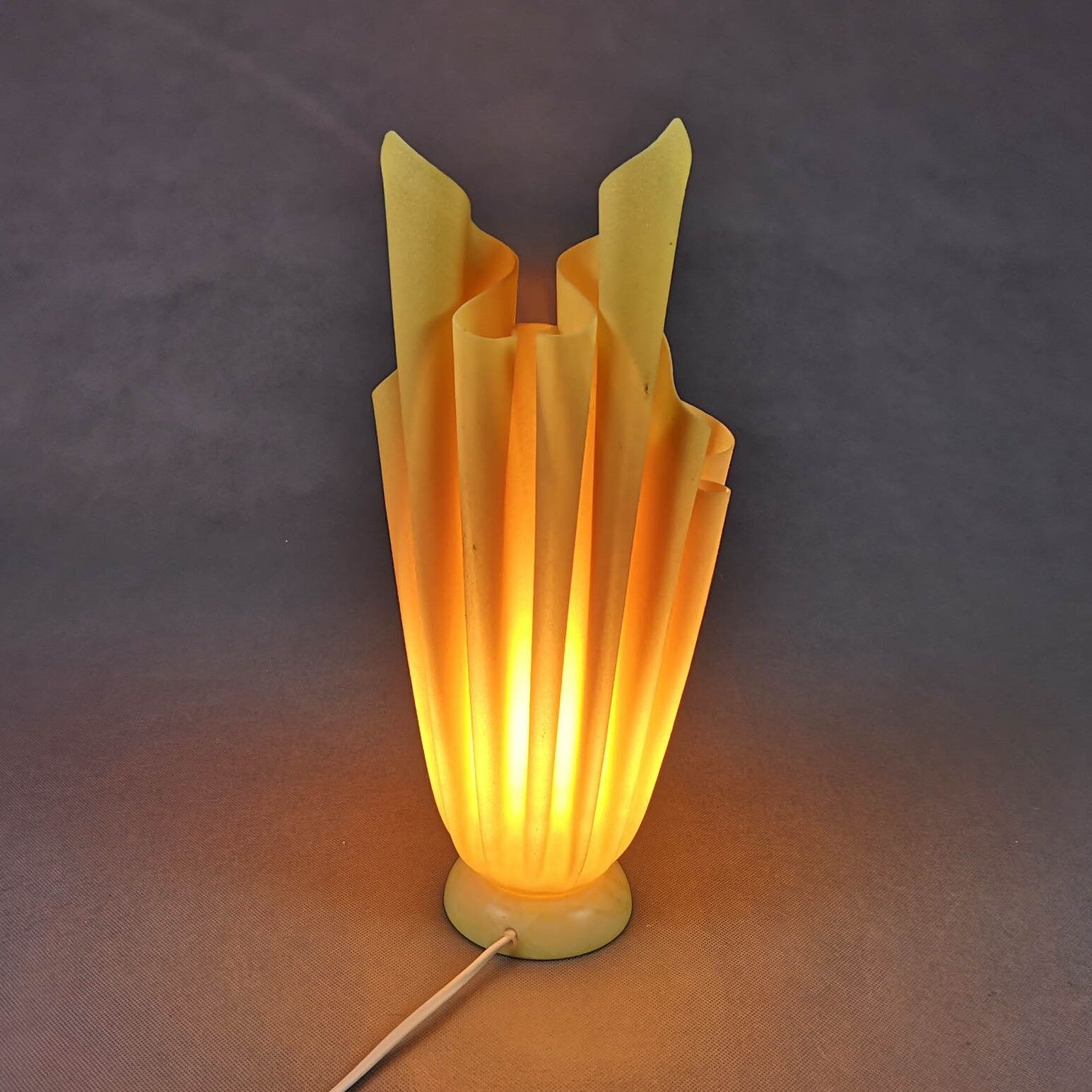 Georgia Jacob resin lamp