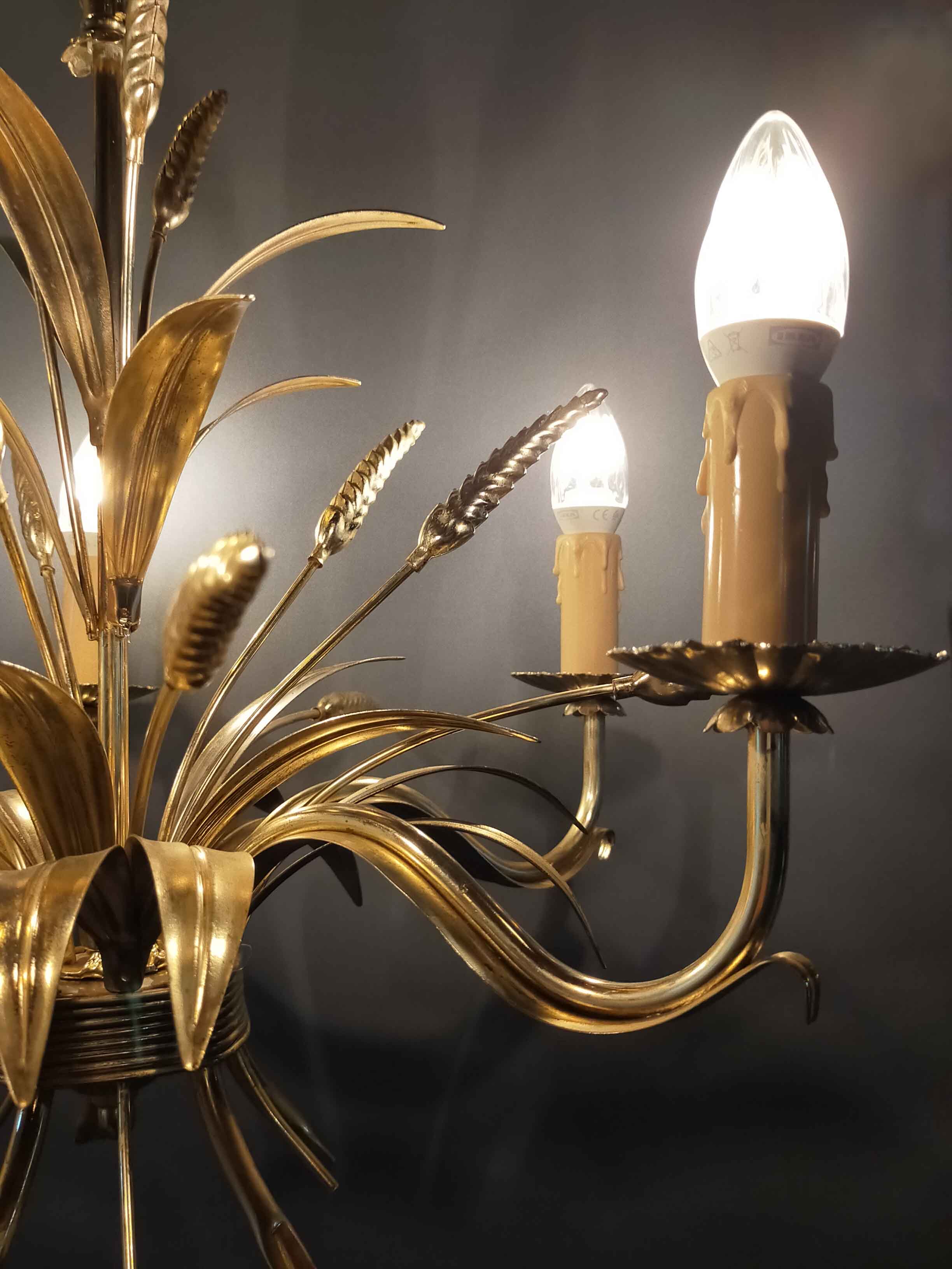 Hanging lamp ears of wheat