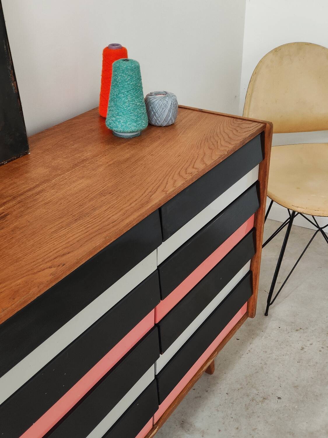 U-453 pink chest of drawers with 8 drawers by Jiri Jiroutek for Interier Praha 1960