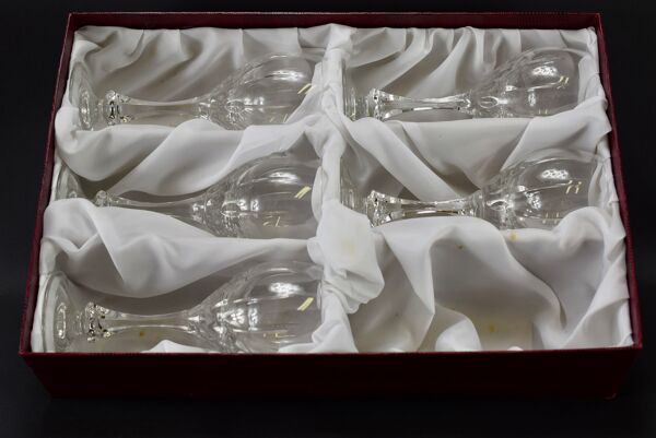 5 verres à vin en cristal taillé main atelier du cristal à baccarat