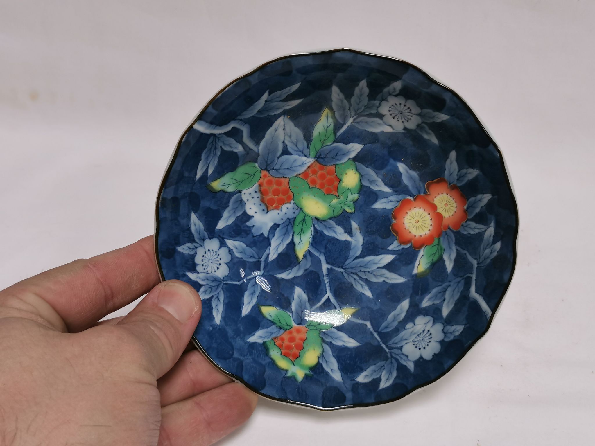 Chinese Porcelain Bowl, Asia. See signature