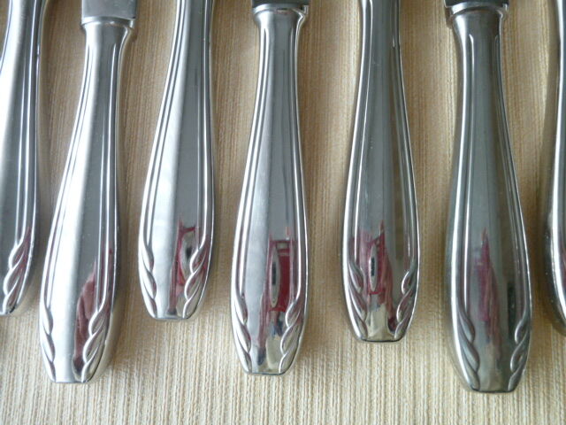 Box of 12 table knives in monocoque stainless steel Comargent