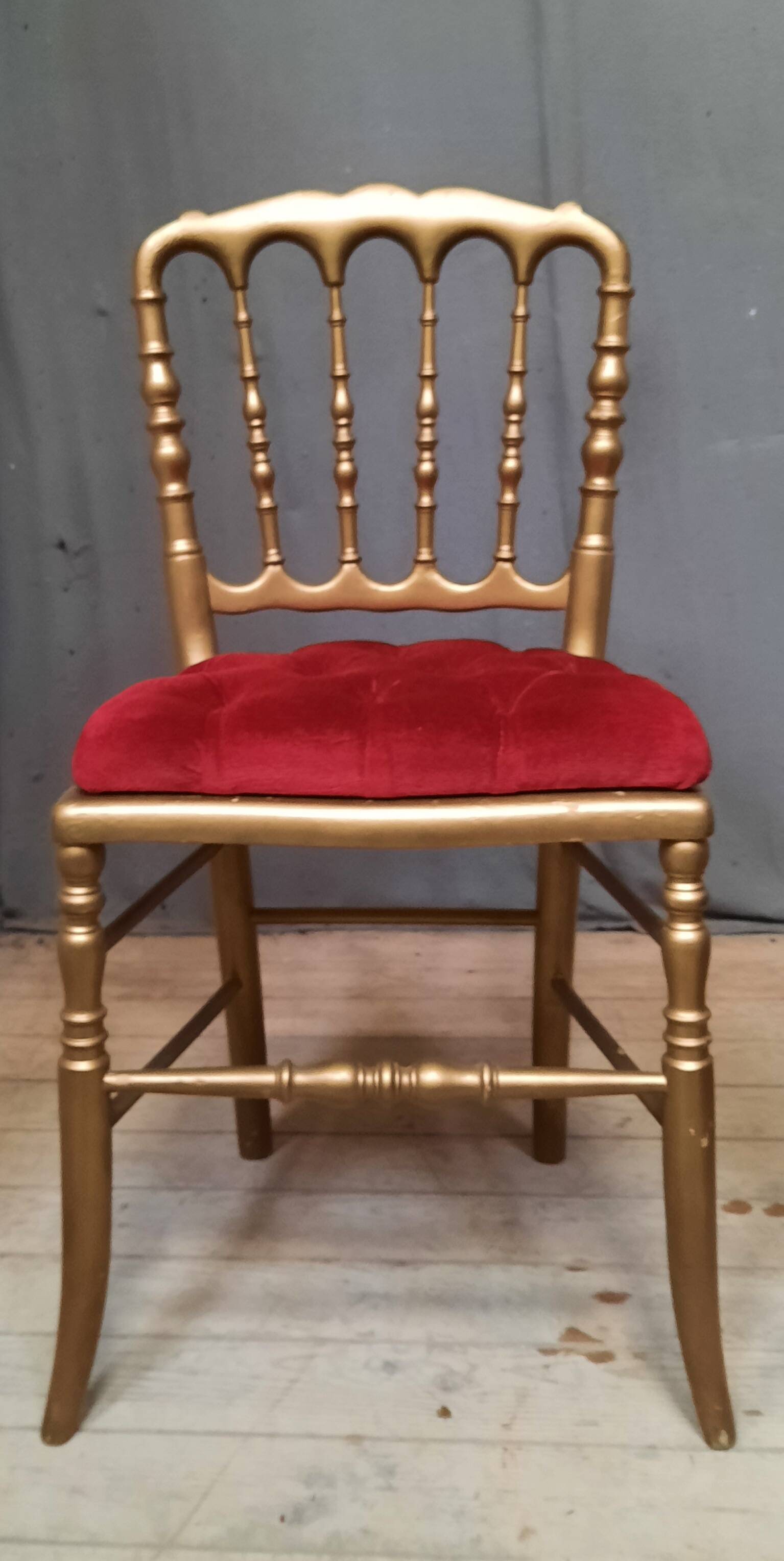 6 chaises de théâtre style Napoléon IIII