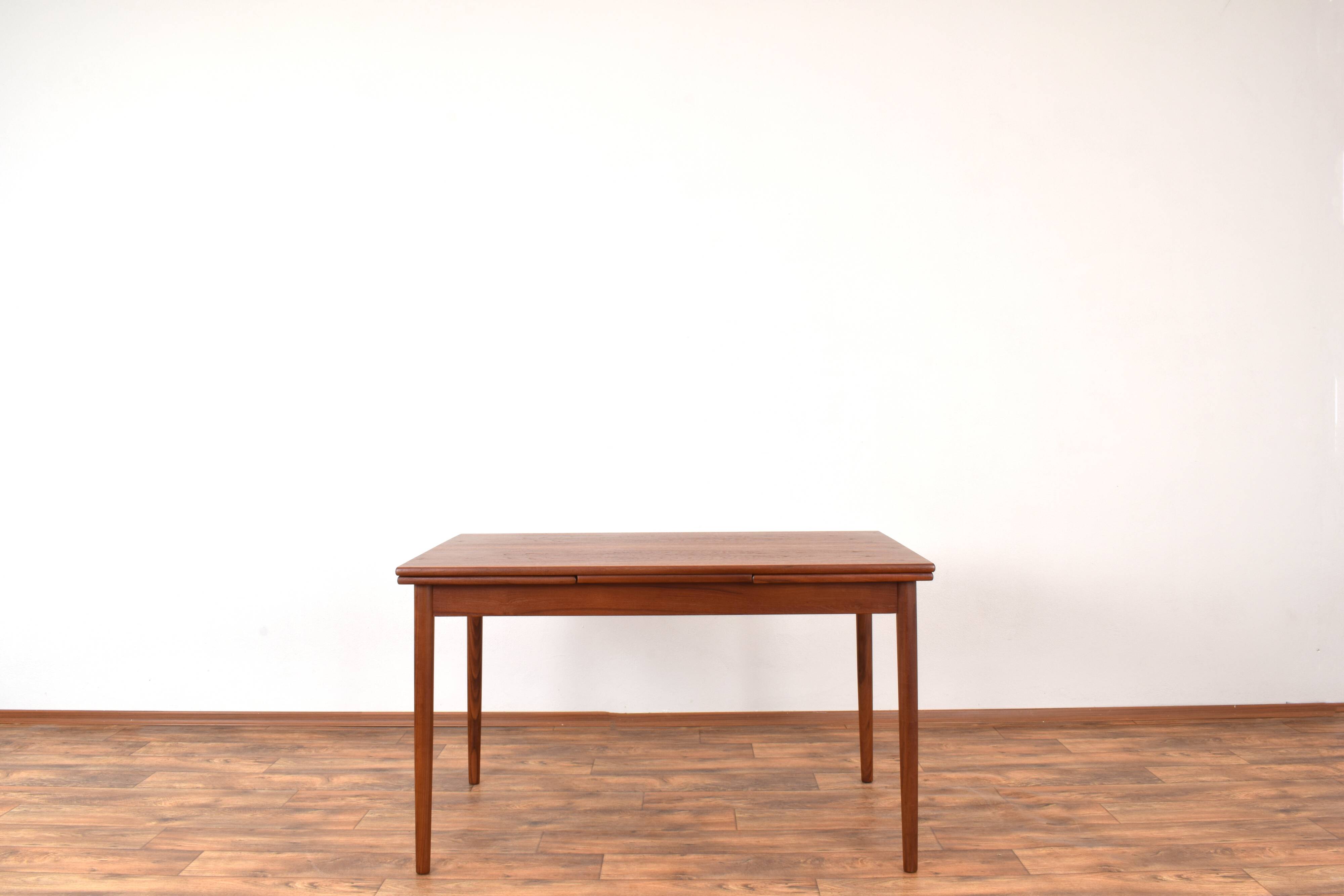 Mid-Century Danish Teak Extendable Dining Table, 1960s.