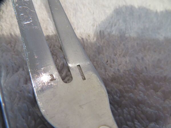 12 fourchettes à gateaux métal argenté orfèvre Christofle Vendome 2 dents