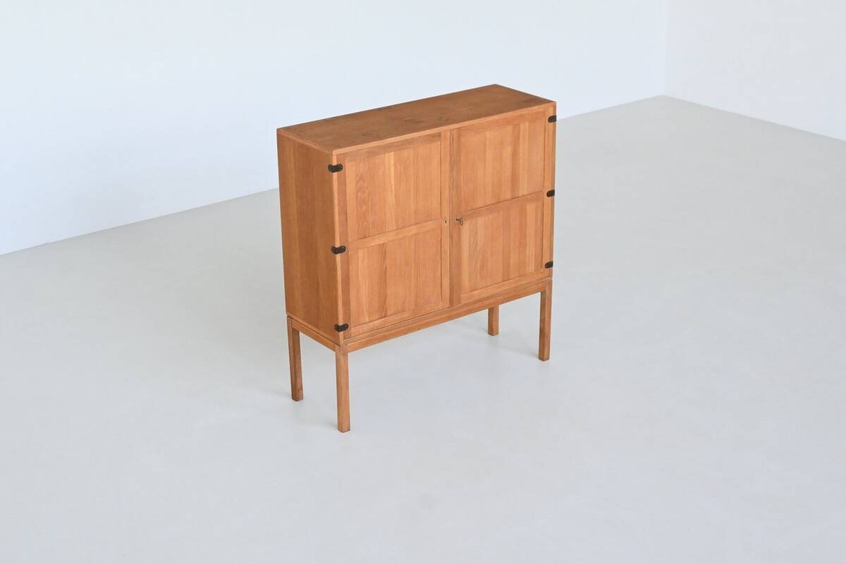 Cabinet Kurt Ostervig en chêne A/S Randers Danemark 1960