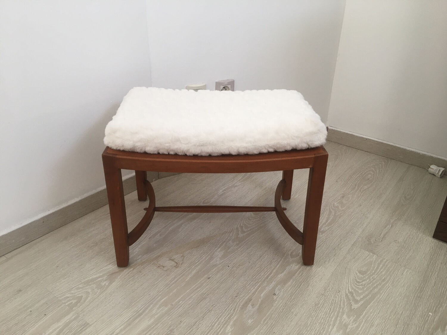 Scandinavian footrest