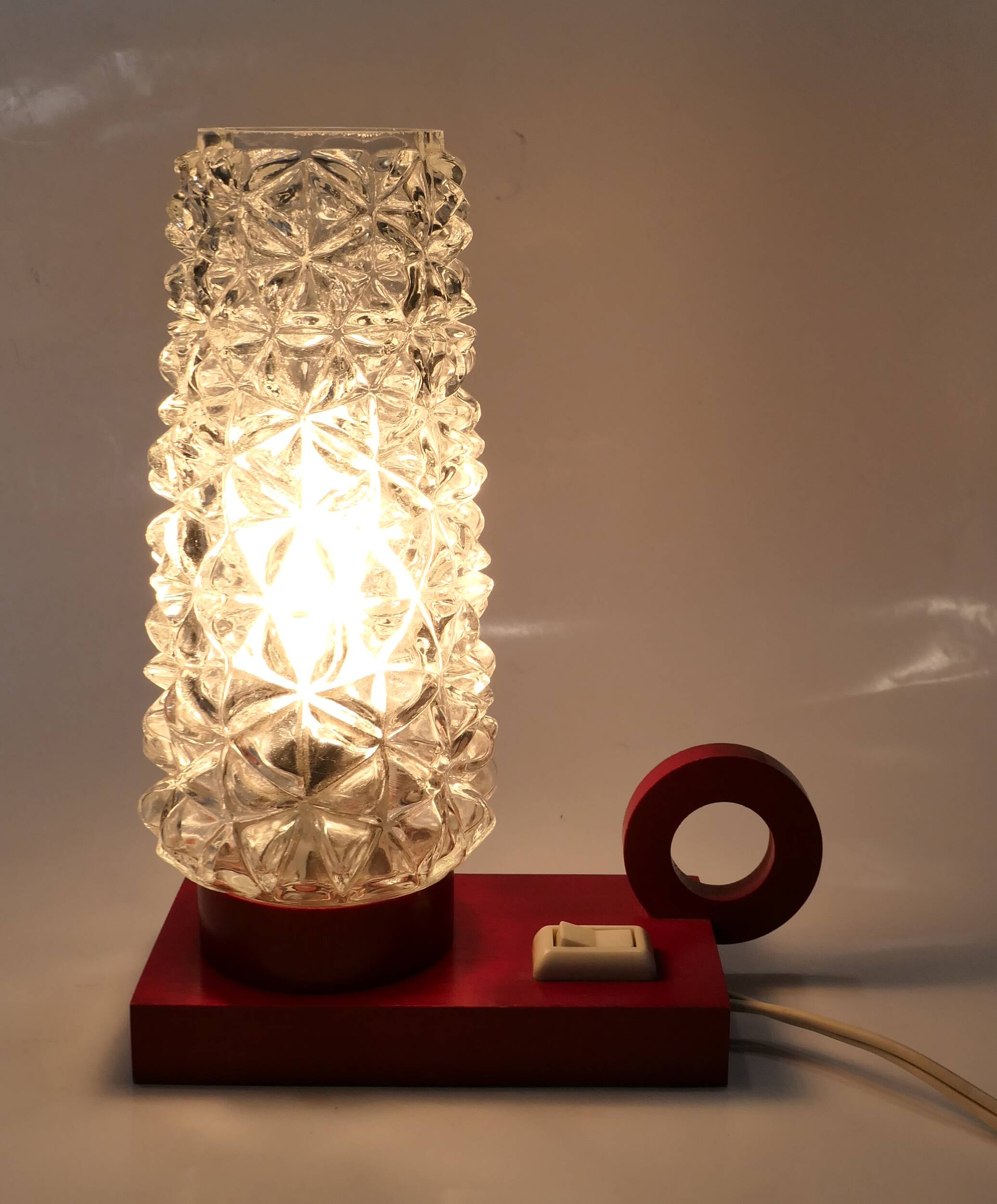 Bedside lamp in red lacquered wood and glass globe from the 1960s-70s