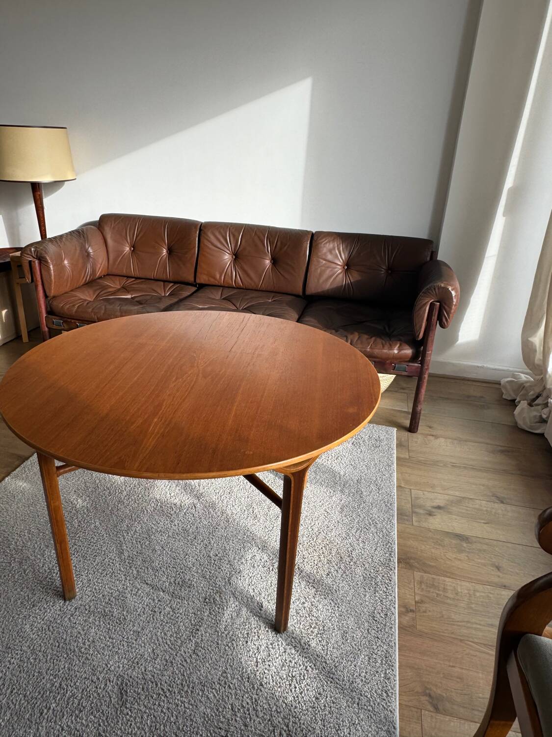 Table basse circulaire par Peter Hvidt et Orla Molgaard-Nielsen, modèle 6900, édition Fritz Hansen