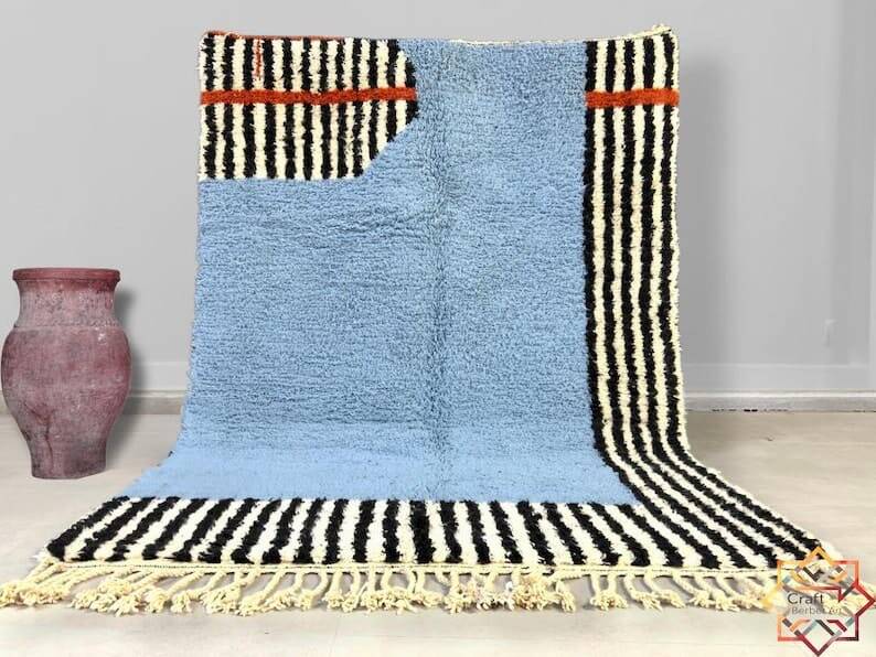 Traditional hand-woven Berber rug, size 150 x 250 cm