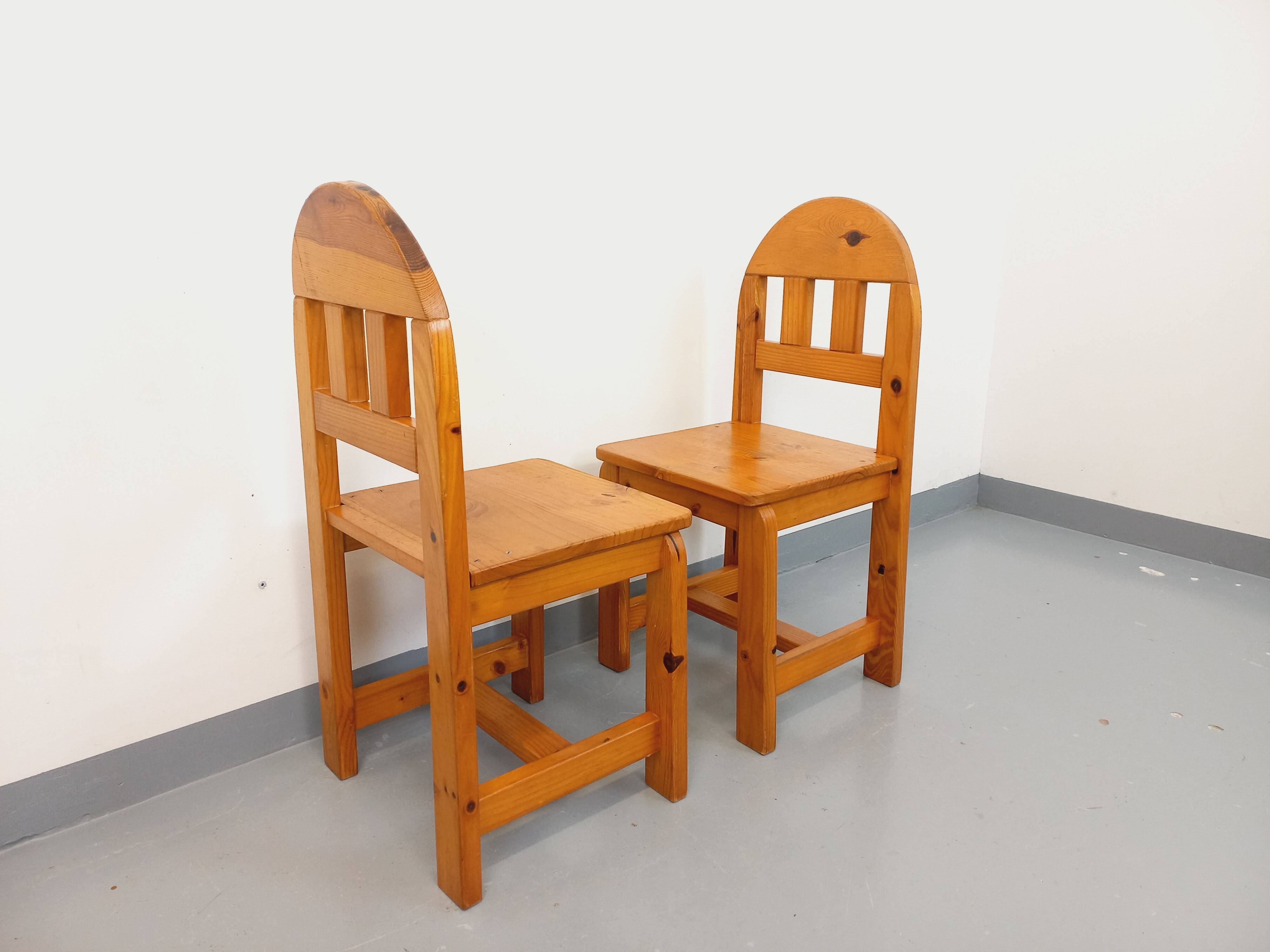 Paire de chaises vintage en pin des années 70 80