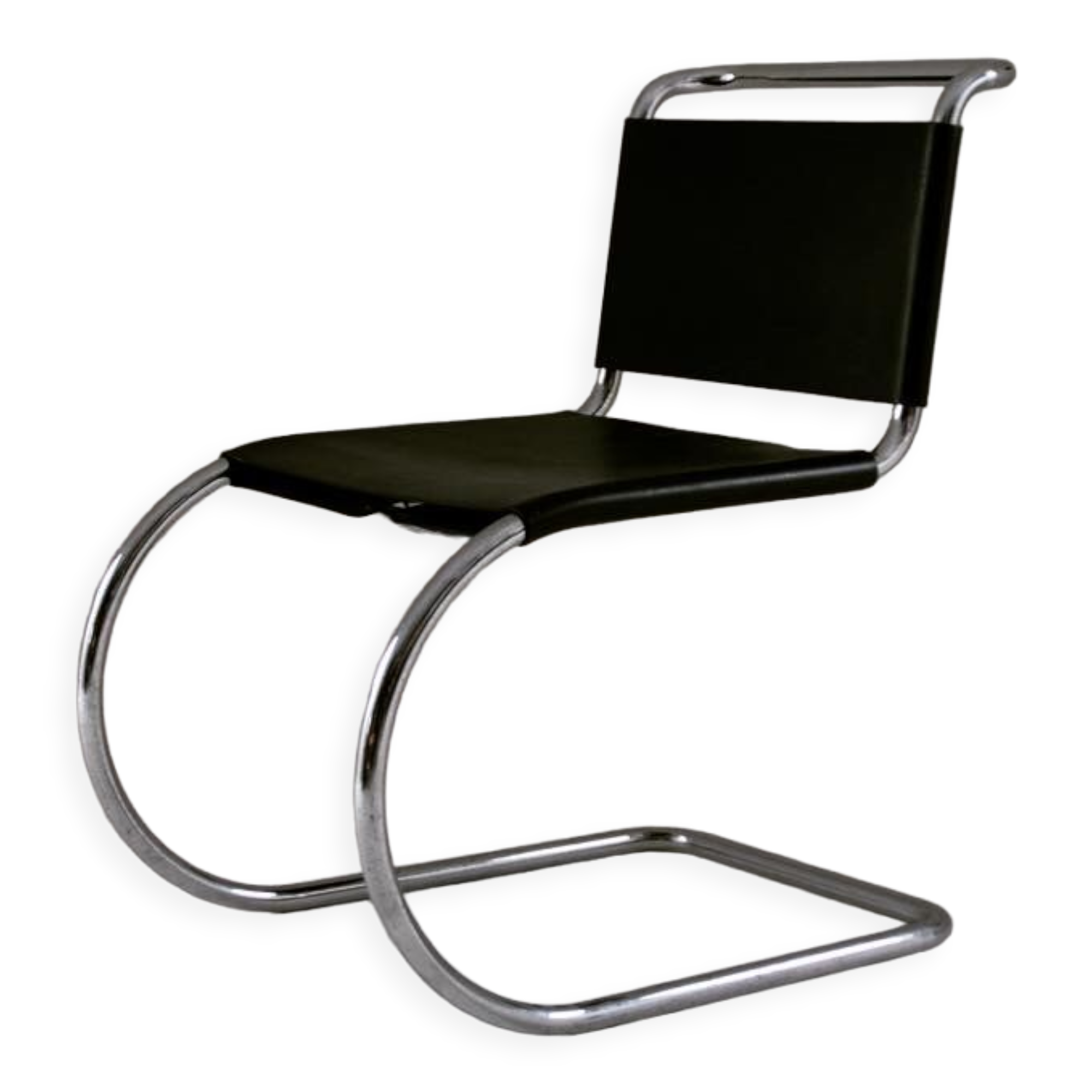 MR chair in leather by Ludwig mies Van der Rohe