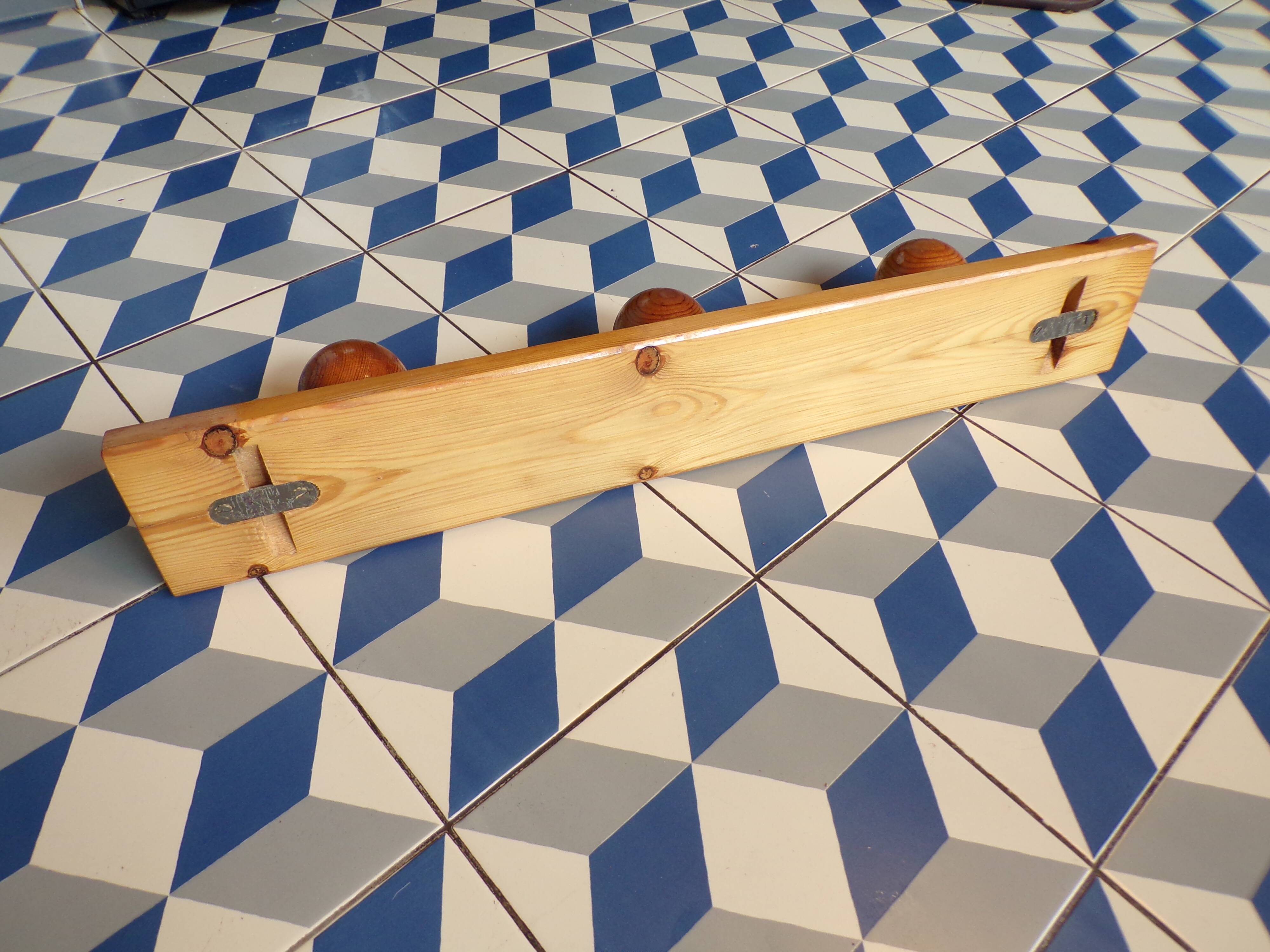 1980s pine coat rack with 3 balls