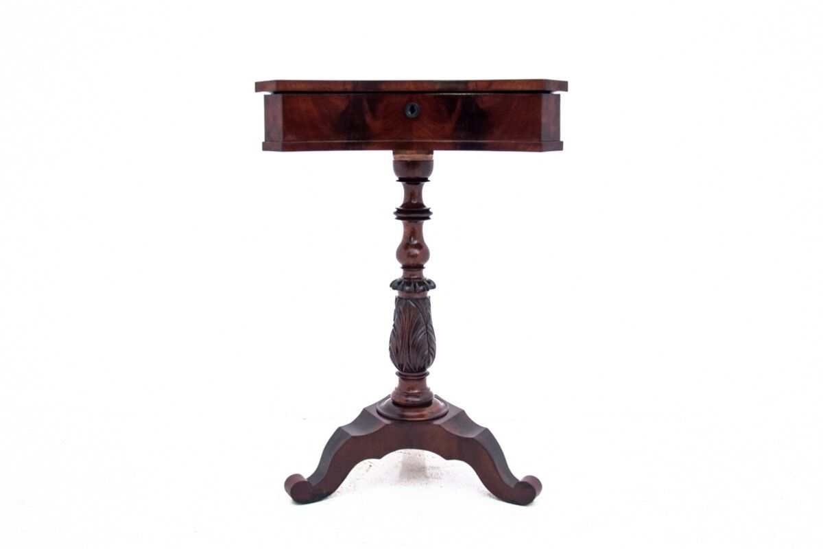 Table Biedermeier, Europe occidentale, vers 1870