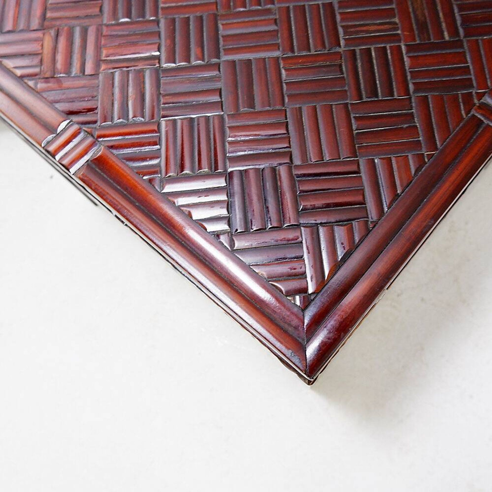 Pair of vintage pagoda tables in faux bamboo with chevron pattern - Maitland & Clasco