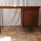 Bureau vintage en chêne sur pieds épingle 1950