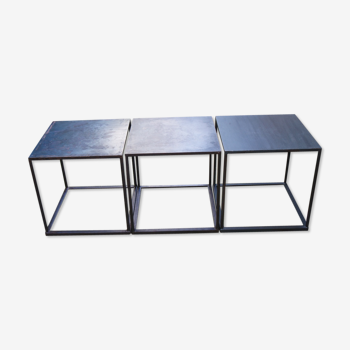 Série de 3 table en métal et acier brut patiné empilables