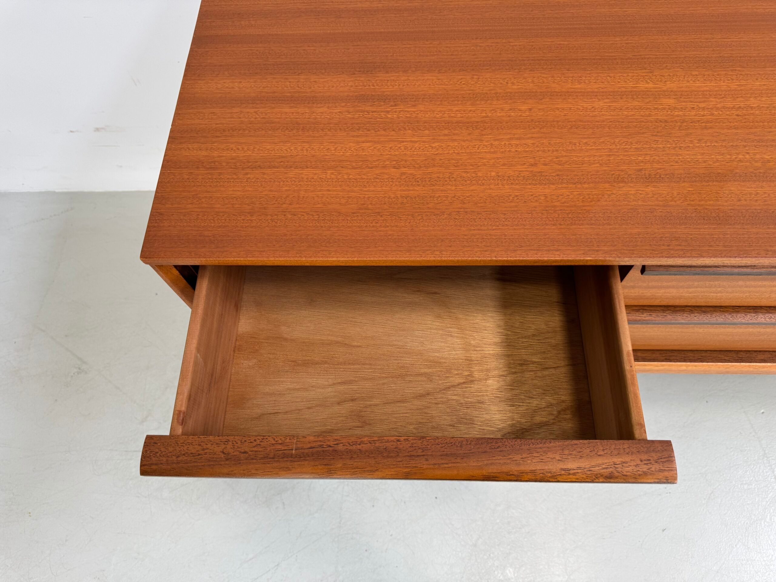 Vintage Austinsuite sideboard.