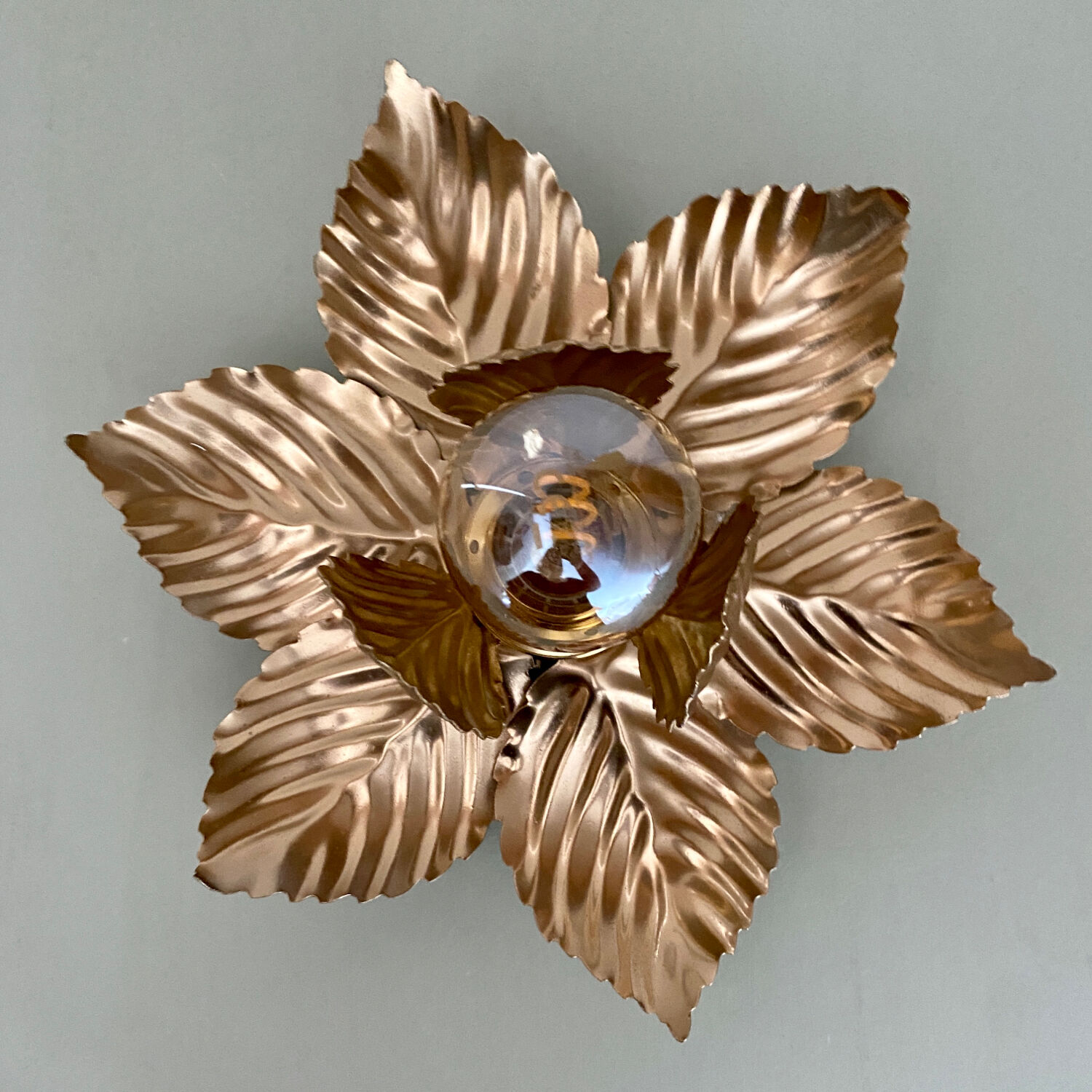 Vintgae wall light in gold metal