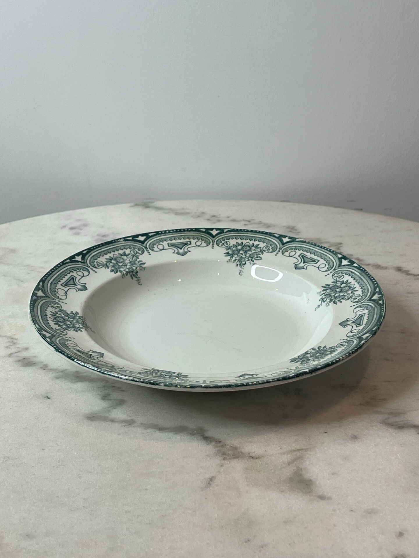 Hollow plate ironstone Narcisses Onnaing