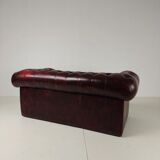 Red Chesterfield 2-seater sofa – oxblood leather