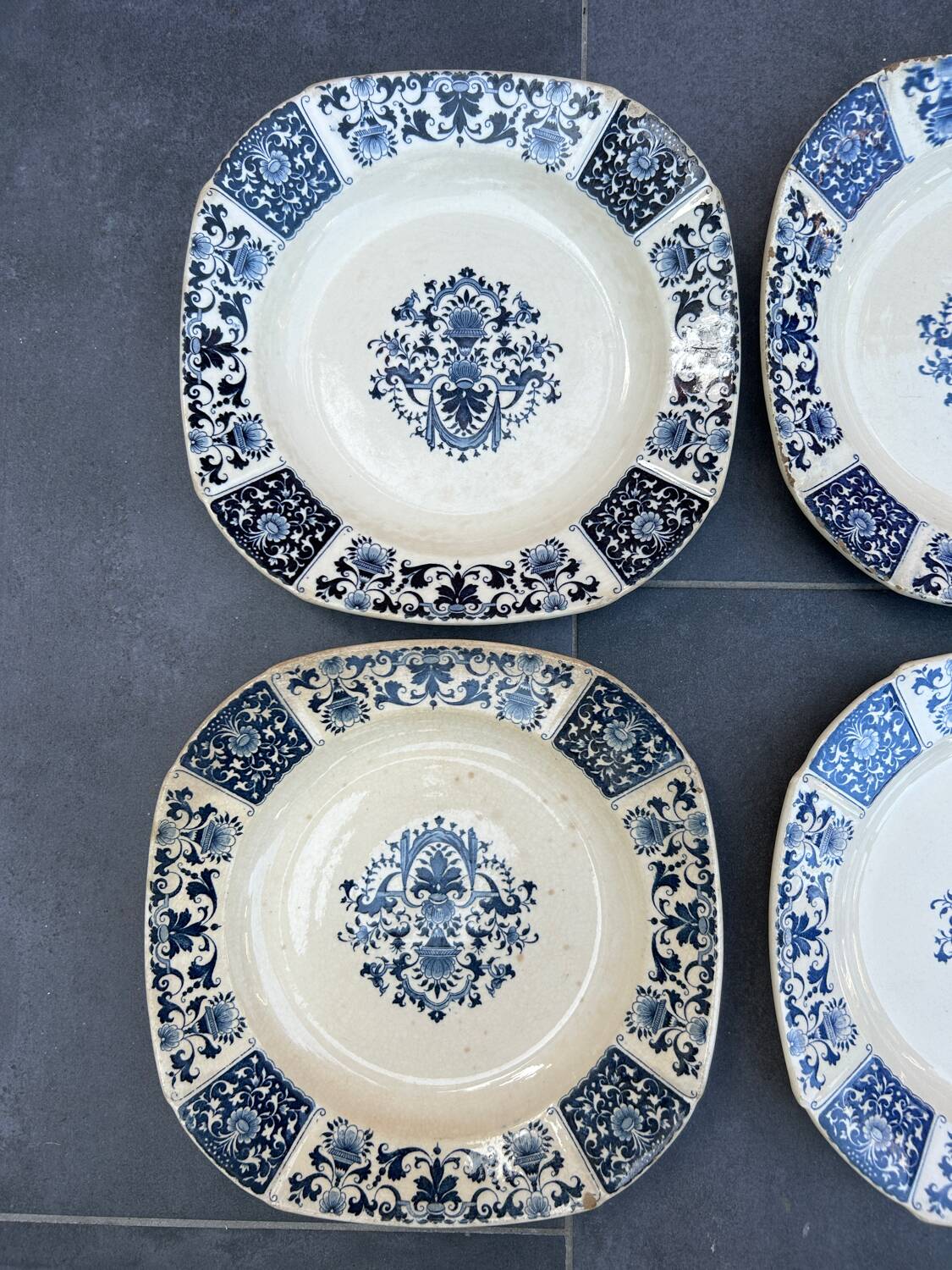 6 Terre de Fer Gien Ibis plates