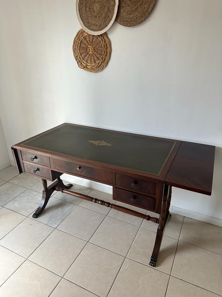English style lion's legs desk
