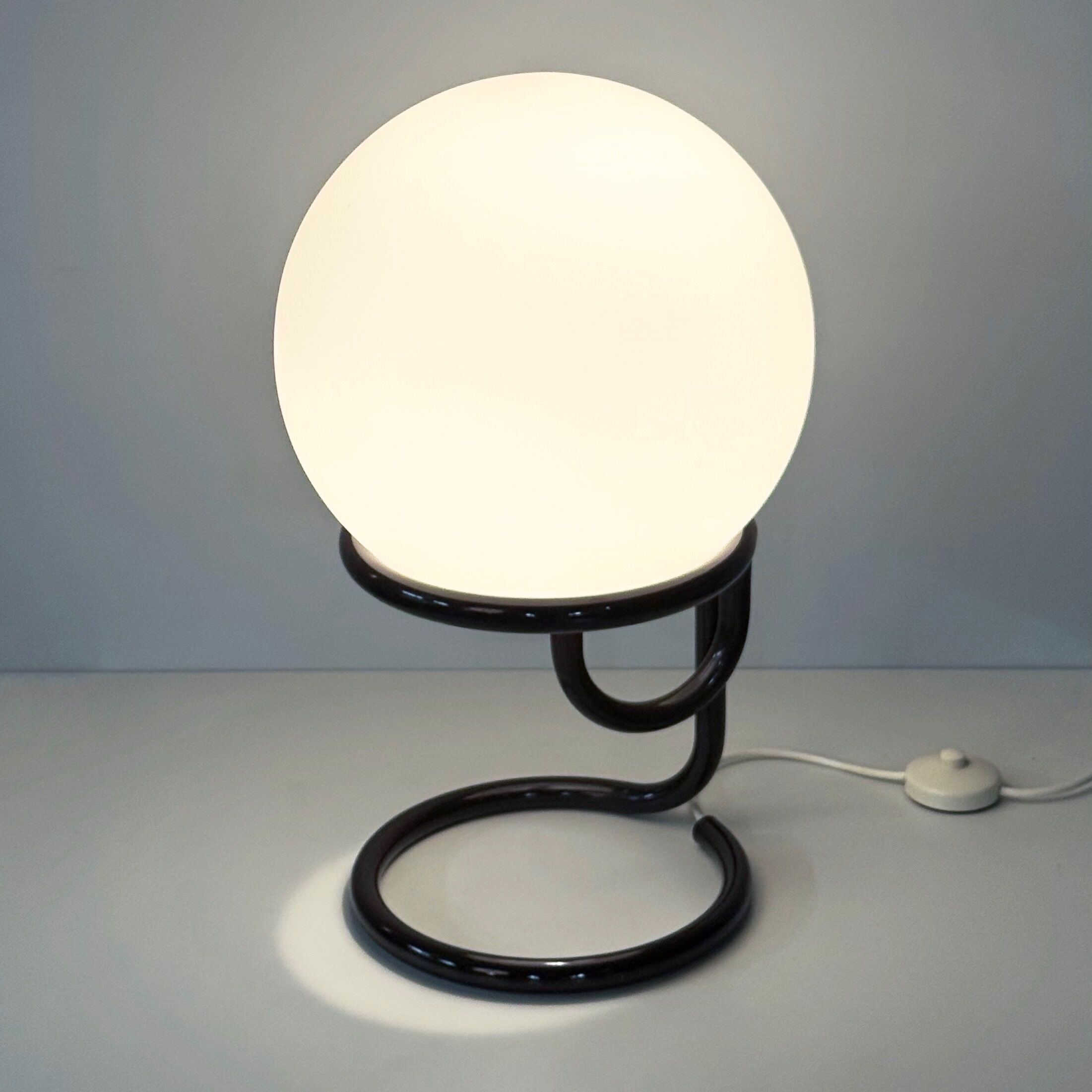 Globe table lamp by Aldo van den Nieuwelaar for Domani Design, 60s