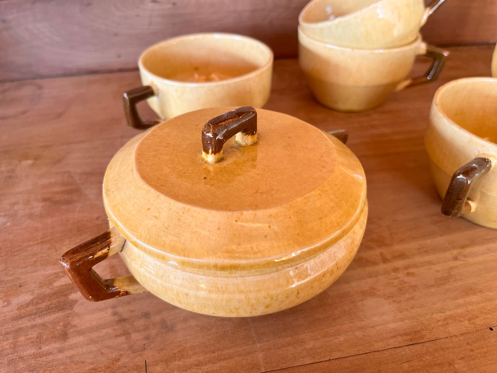 Ochre coffee set signed G. Platon Vallauris