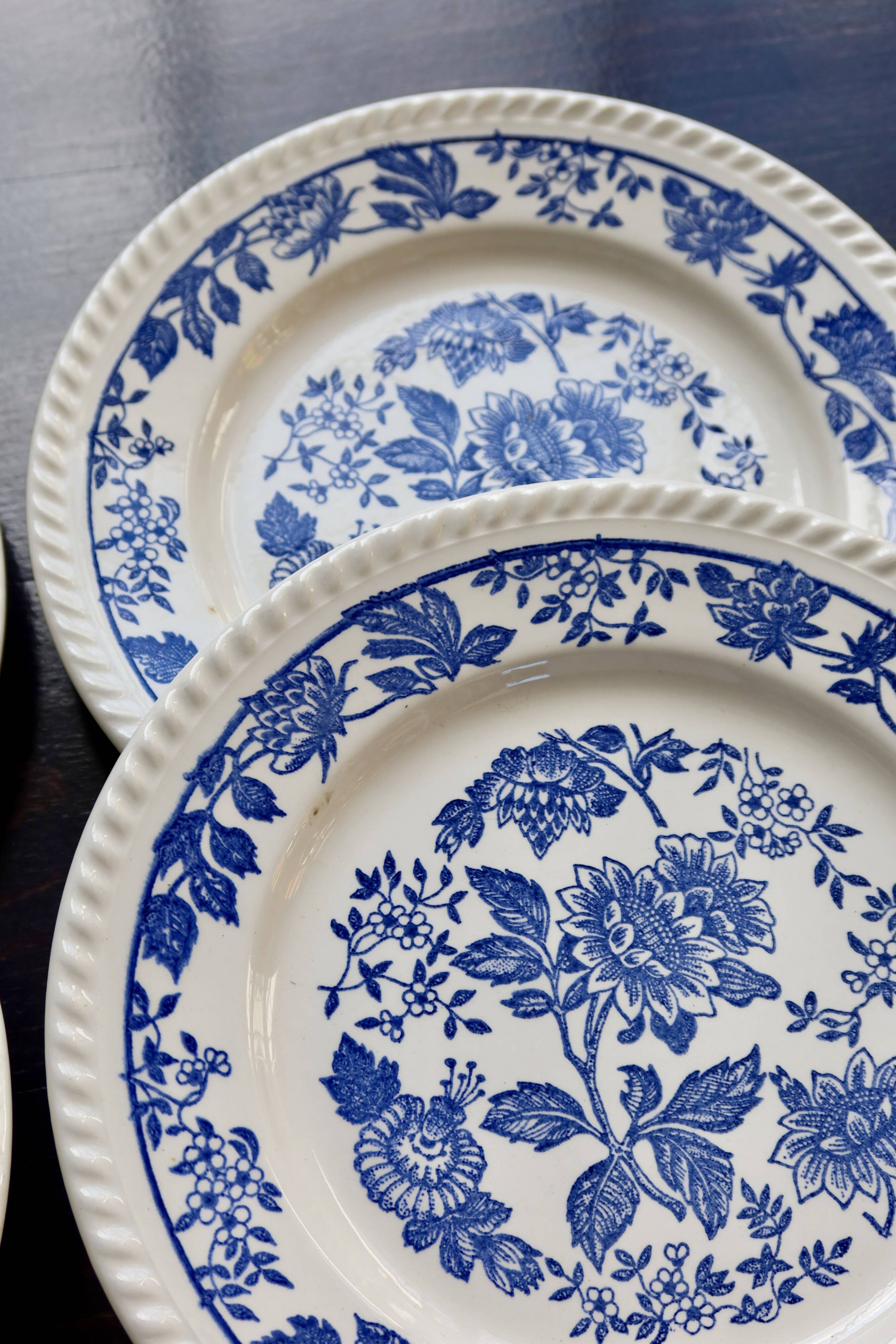 6 vintage white porcelain dinner plates with a blue floral pattern