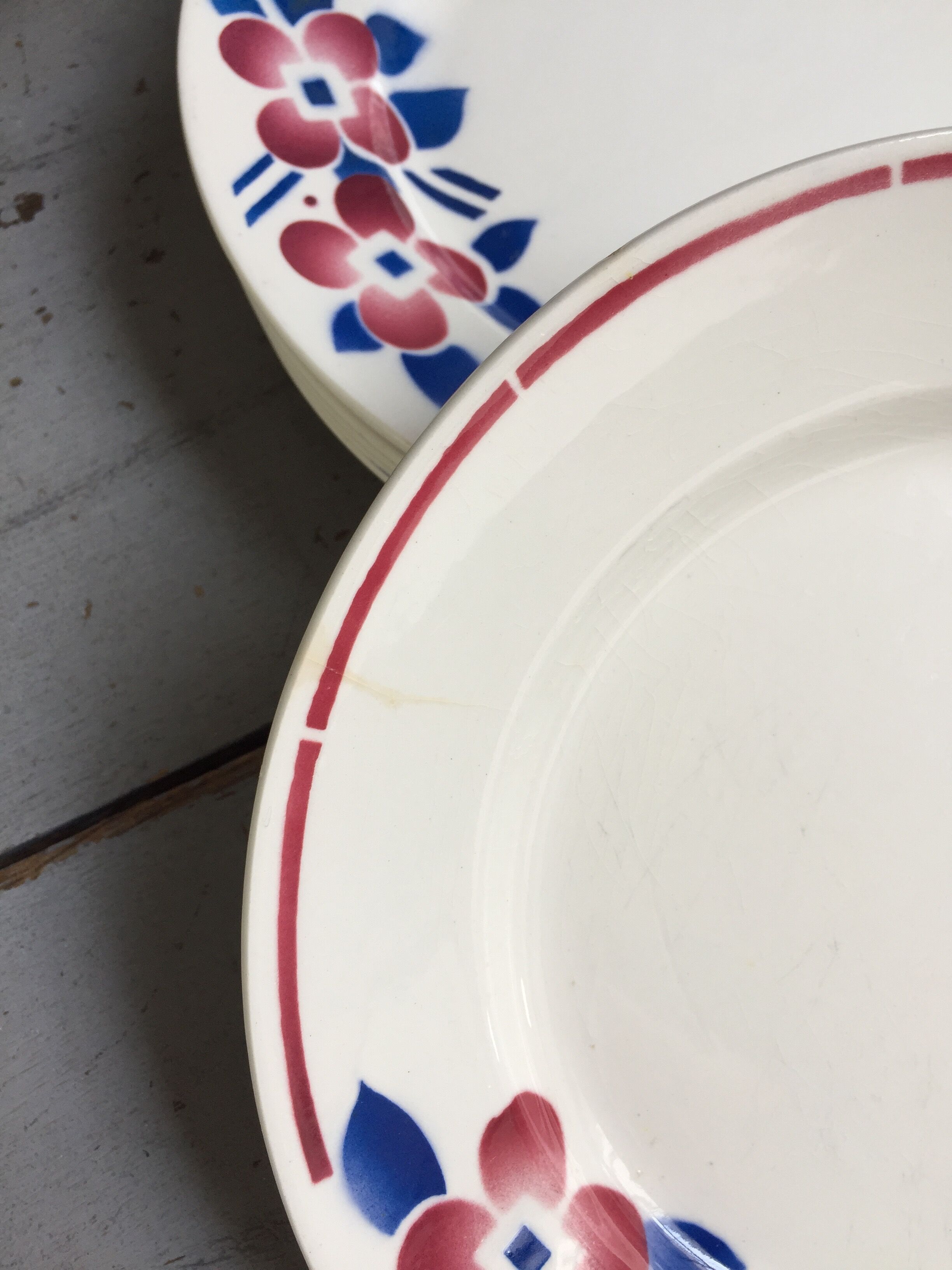 6 flat plates of St Amand