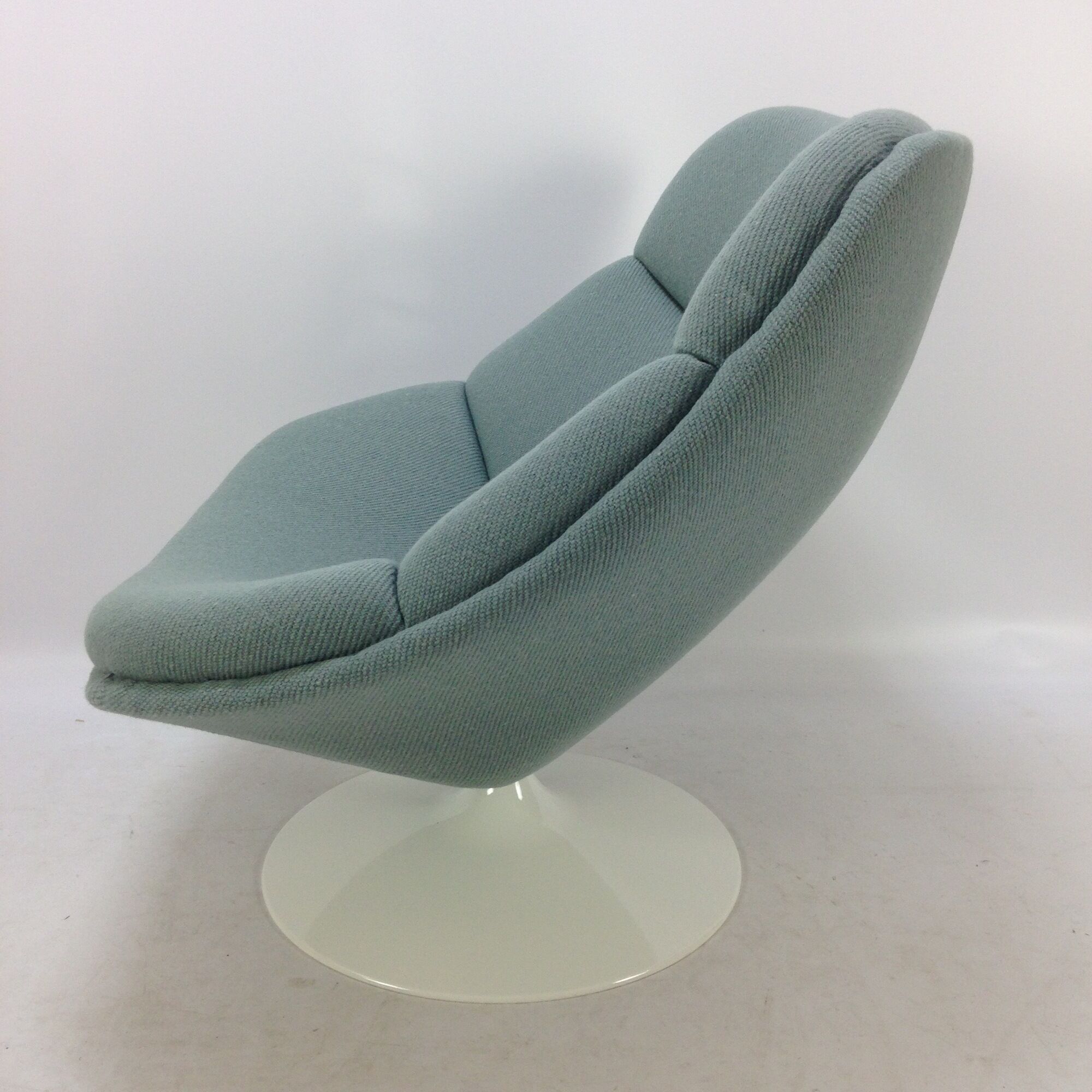 F557 oyster lounge chair by Pierre Paulin for Artifort, 1960