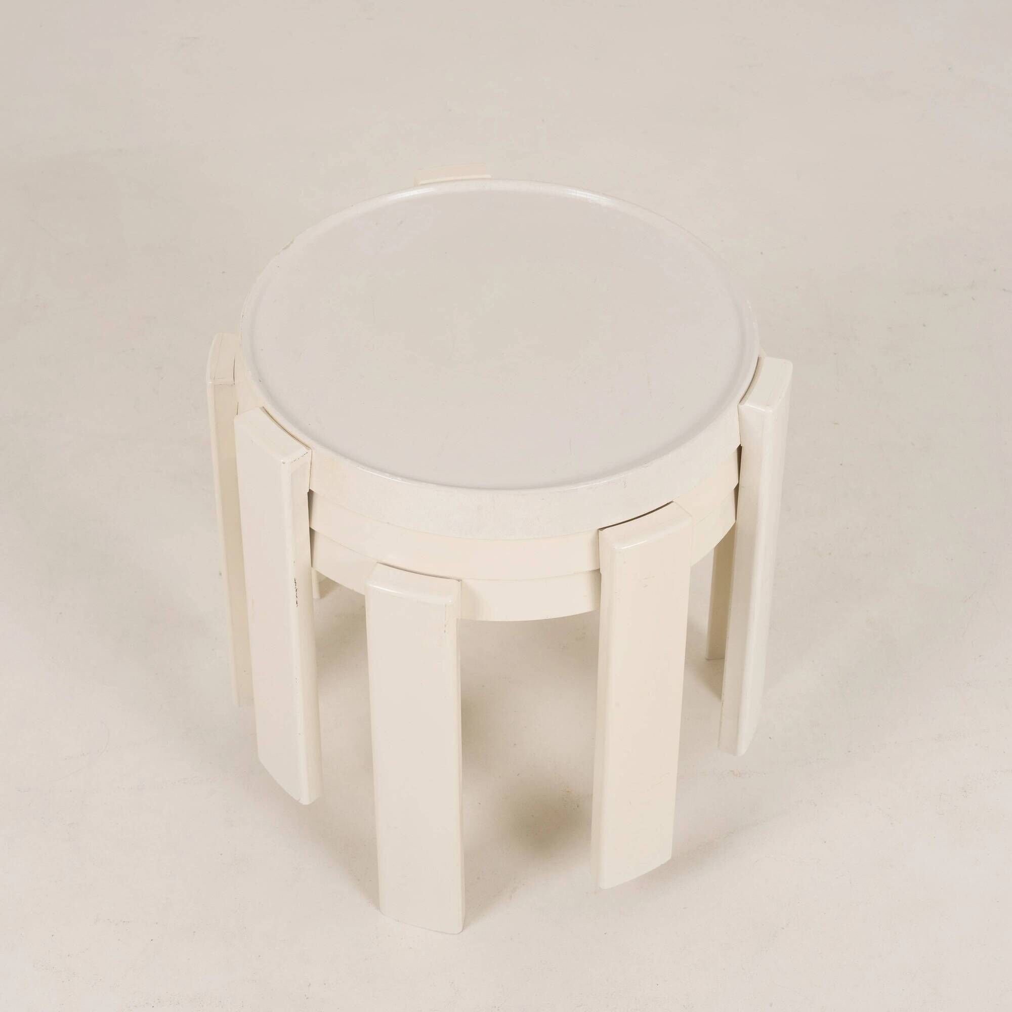 SET OF THREE STACKING SIDE TABLES IN WHITE MOULDED PLASTIC