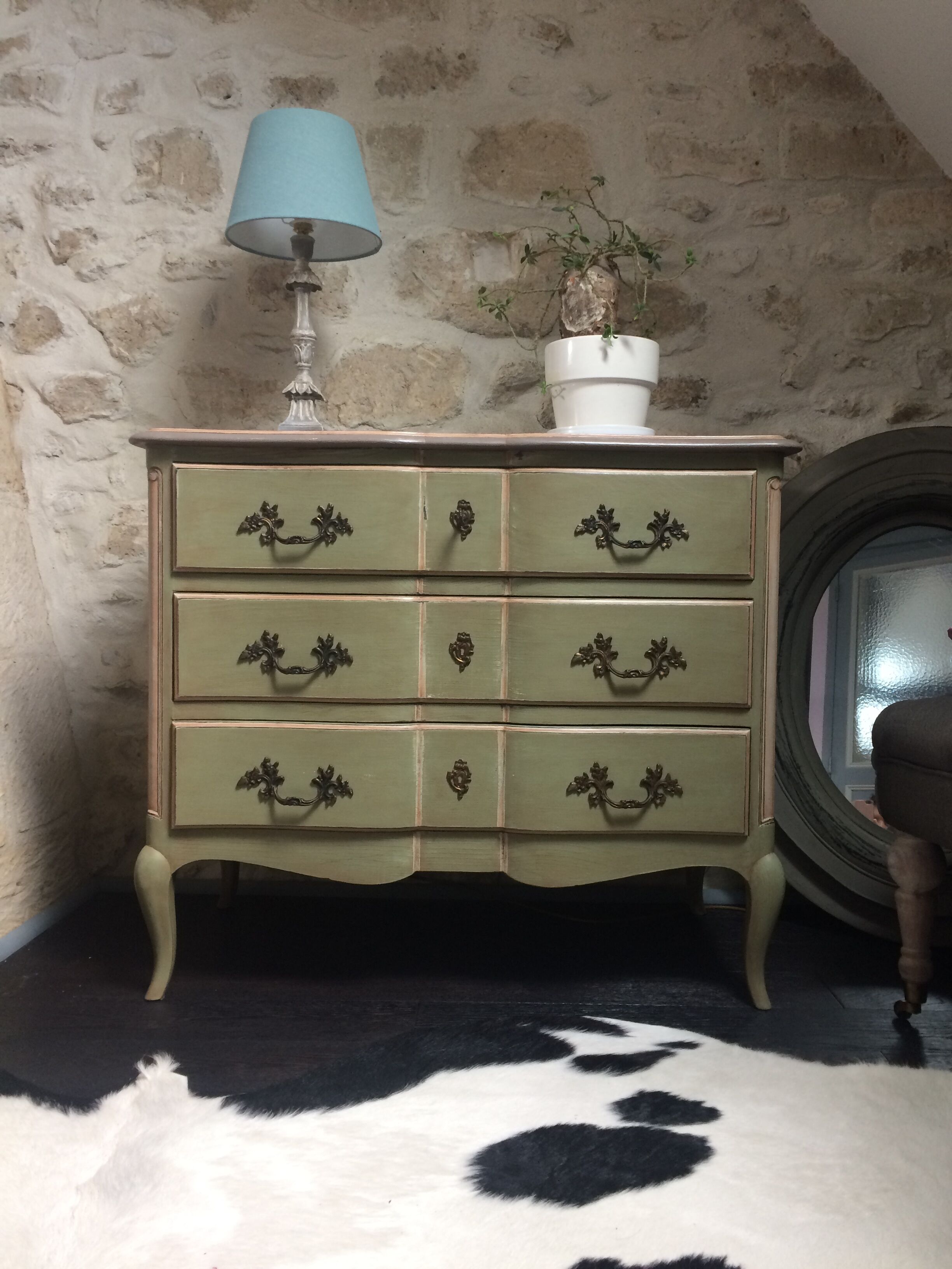 Chest of drawer Louis XV style crossbow