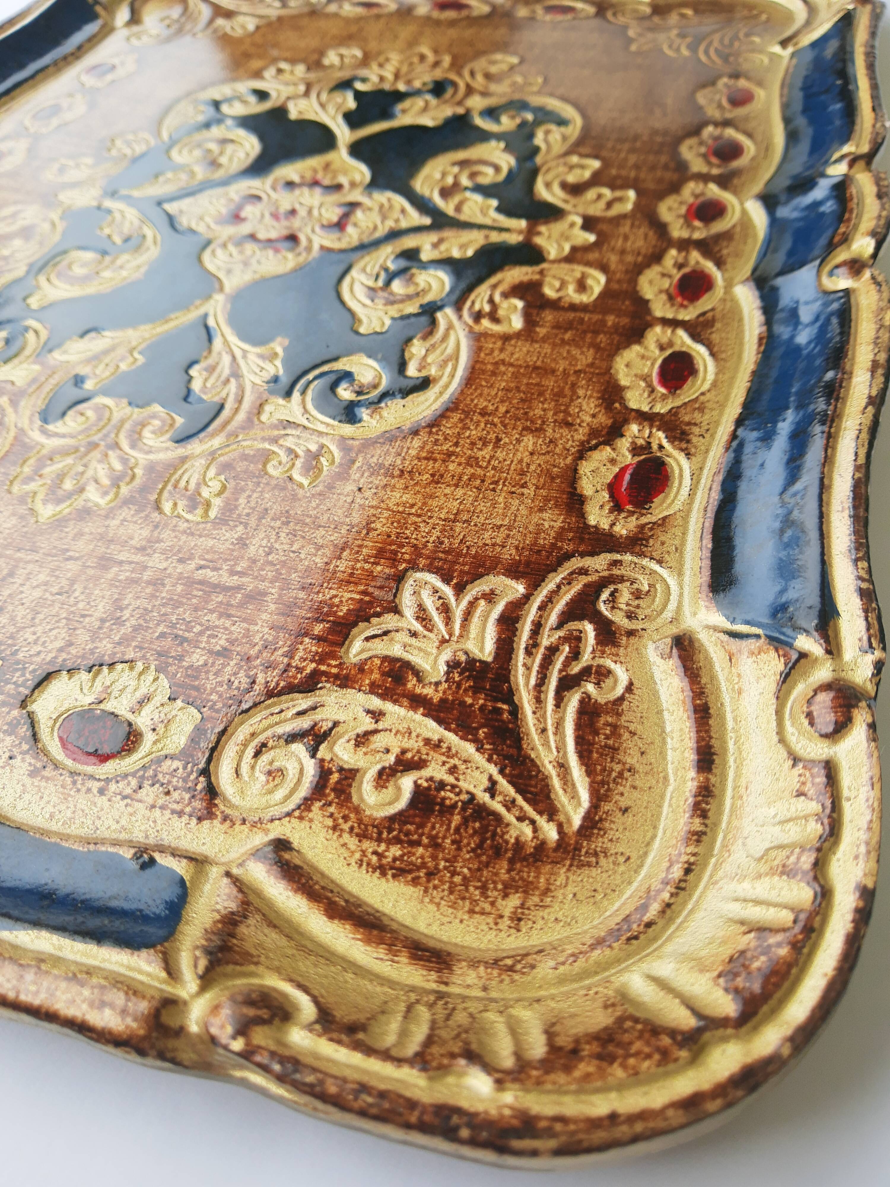 Italian Florentine tray in vintage hand-painted wood